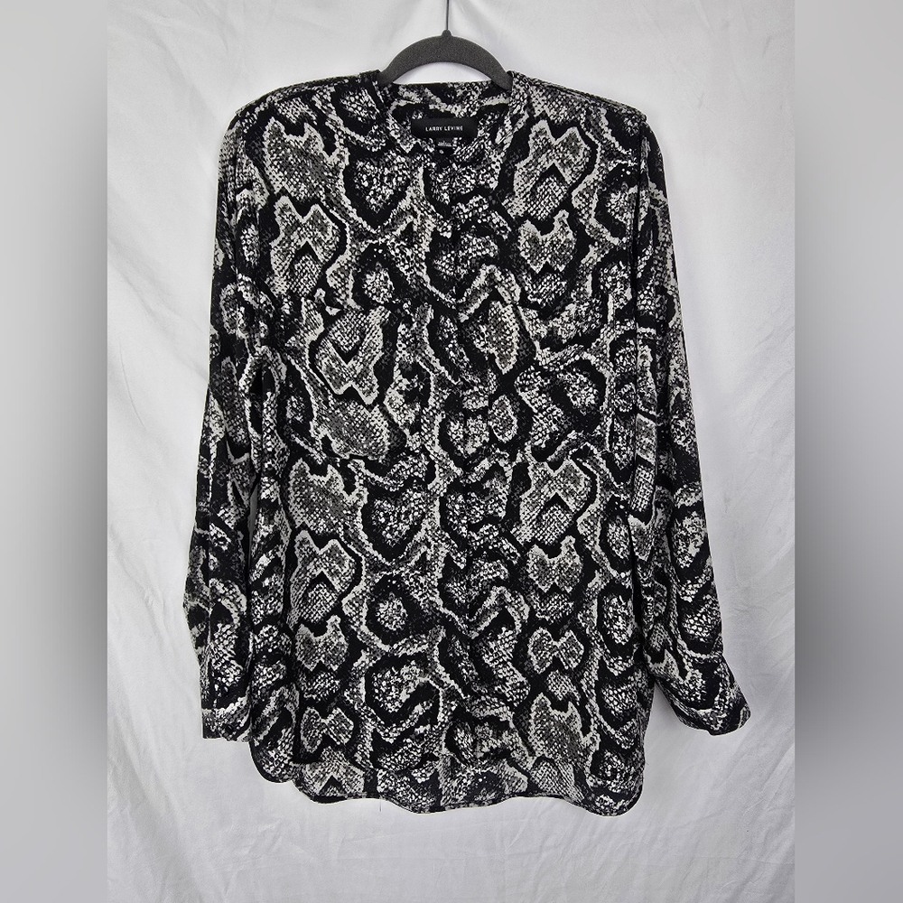 Larry Levine Reptile Snake Print Hidden Button-Up Boxy Artsy Top Women's sz L